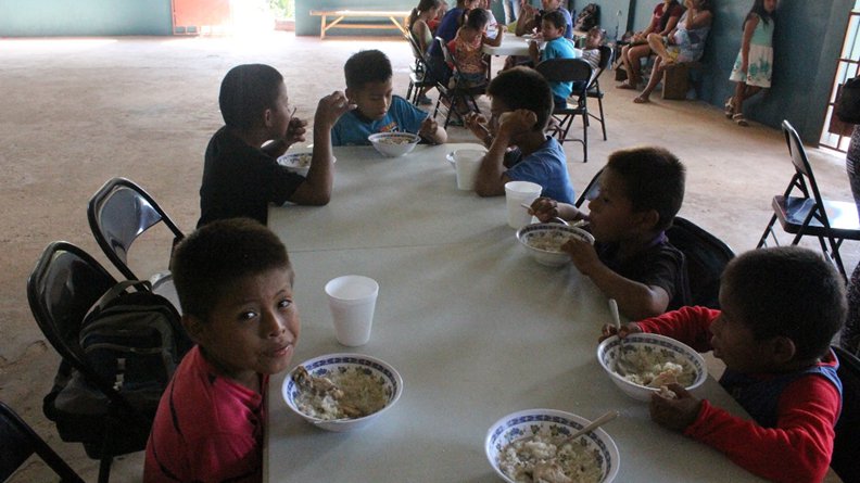 Visita a comedor infantil Fundación Un Nuevo Amanecer ...